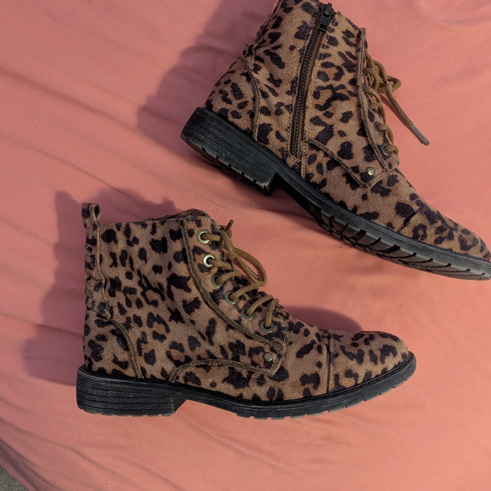 Billabong | Leopard Print Ankle Boots